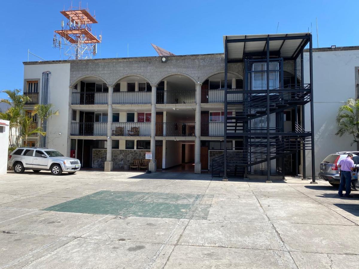 Hotel Flamingos De Ciudad Guzman Exterior photo